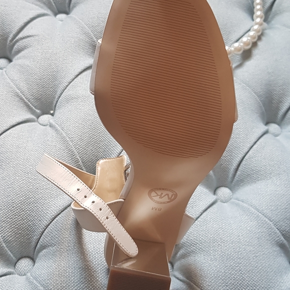 Michael Kors Leather Sandals Cream Sz 8 - Picture 9 of 9